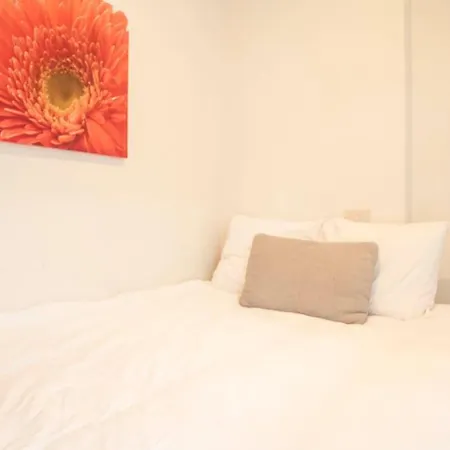 Beautiful Center In Near Medieval Castle 헨트