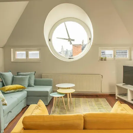 Beautiful Center In Near Medieval Castle 아파트 *