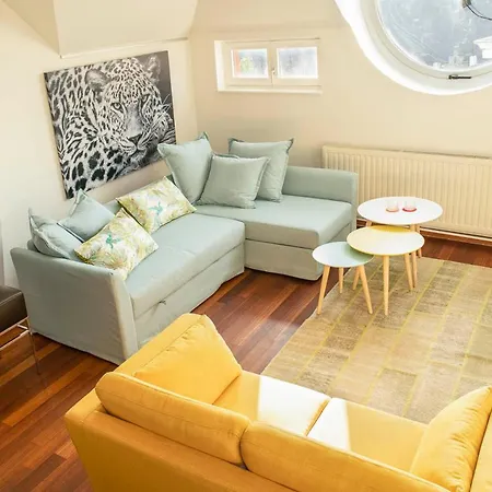 Daire Beautiful Center In Near Medieval Castle