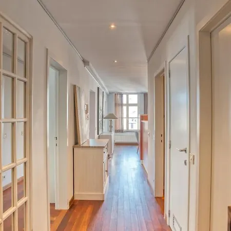 Beautiful Center In Near Medieval Castle Daire Gent
