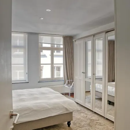 Beautiful Center In Near Medieval Castle 아파트 *