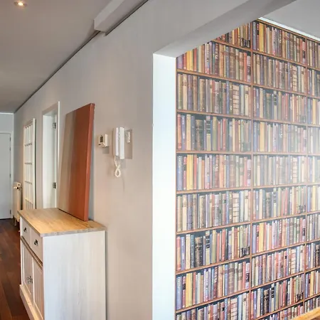 Beautiful Center In Near Medieval Castle Gent