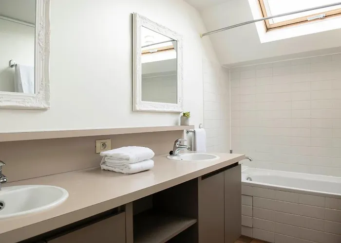 Beautiful Center In Near Medieval Castle Apartamento