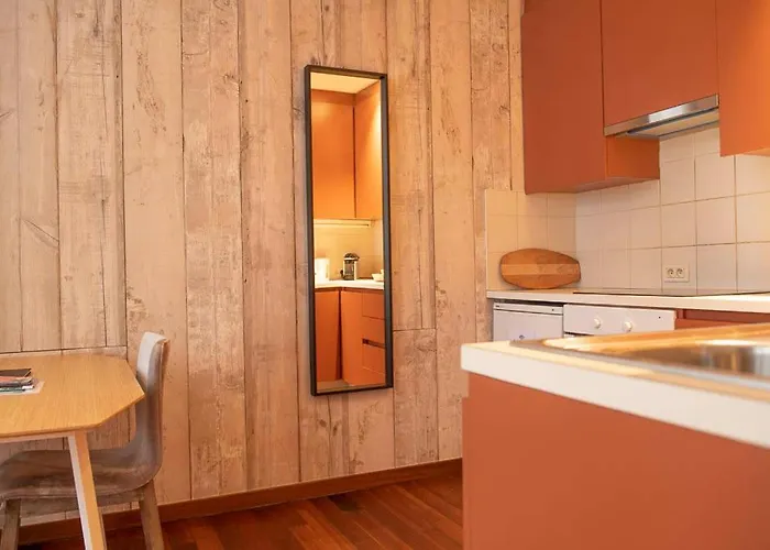 Beautiful Center In Near Medieval Castle Gent