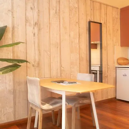 Beautiful Center In Near Medieval Castle Gand