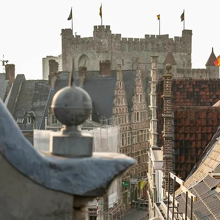 Beautiful Center In Near Medieval Castle Gand
