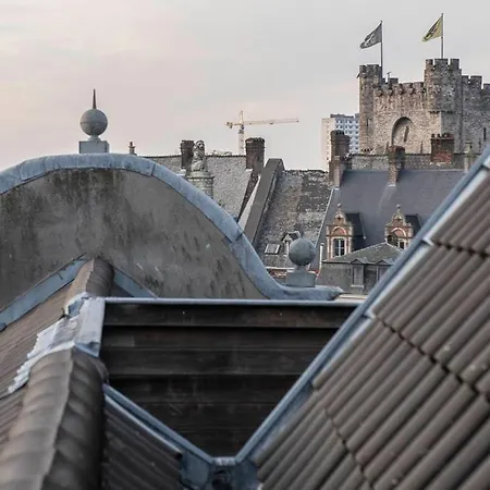 Beautiful Center In Near Medieval Castle Gand
