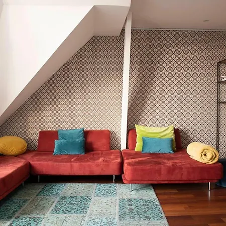 Beautiful Center In Near Medieval Castle * Gand