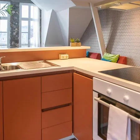 Beautiful Center In Near Medieval Castle * Gand